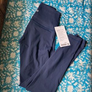 Wunder Under Super-High-Rise Tight 28" 
Luxtreme